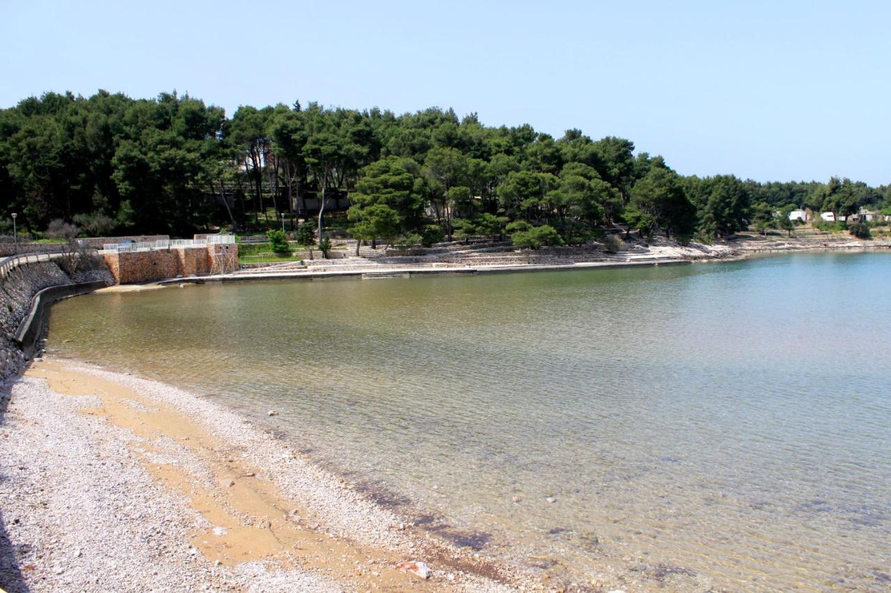 Apartments By The Sea Jelsa, Hvar - 11319 Jelsa  Buitenkant foto