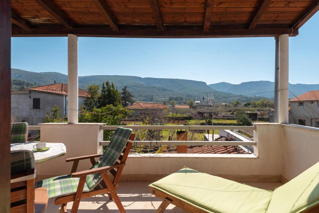 Apartments By The Sea Jelsa, Hvar - 11319 Jelsa  Buitenkant foto