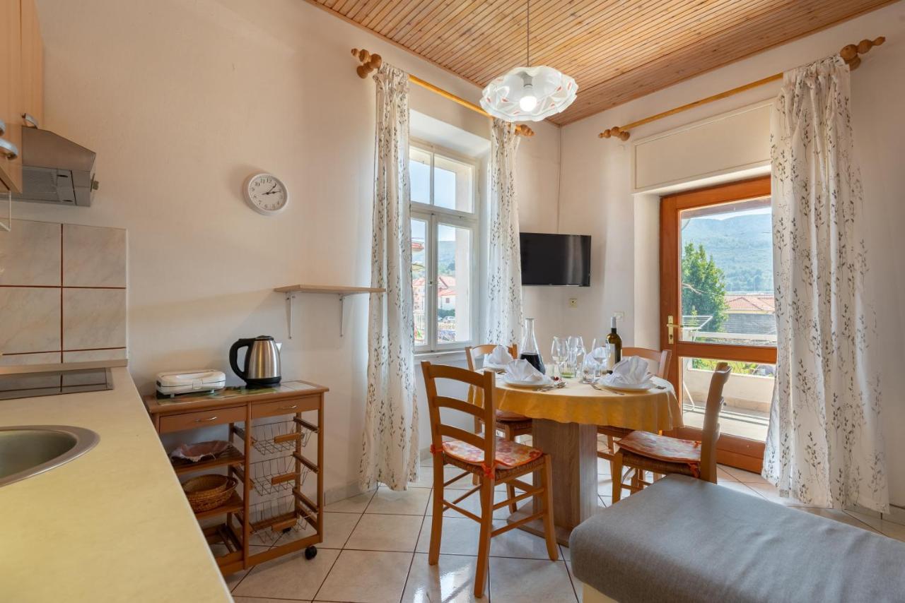 Apartments By The Sea Jelsa, Hvar - 11319 Jelsa  Buitenkant foto
