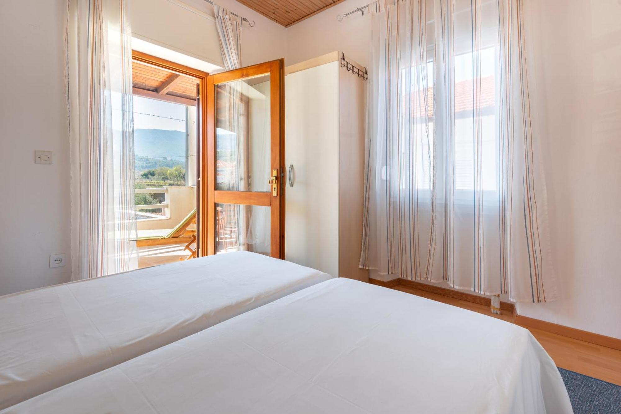 Apartments By The Sea Jelsa, Hvar - 11319 Jelsa  Kamer foto